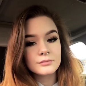 Meet your Posher, Cortney